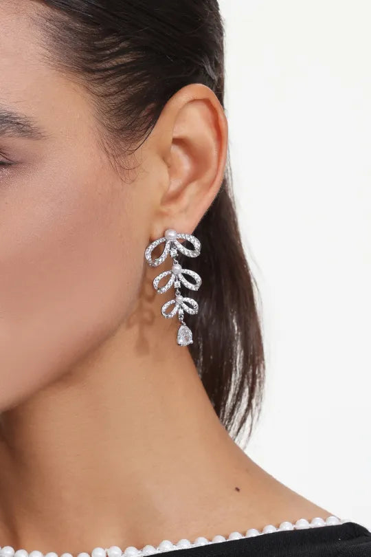 Orecchini Clip di Lusso con Perla Waterdrop e Nodo a Farfalla – Design Elegante Senza Fori