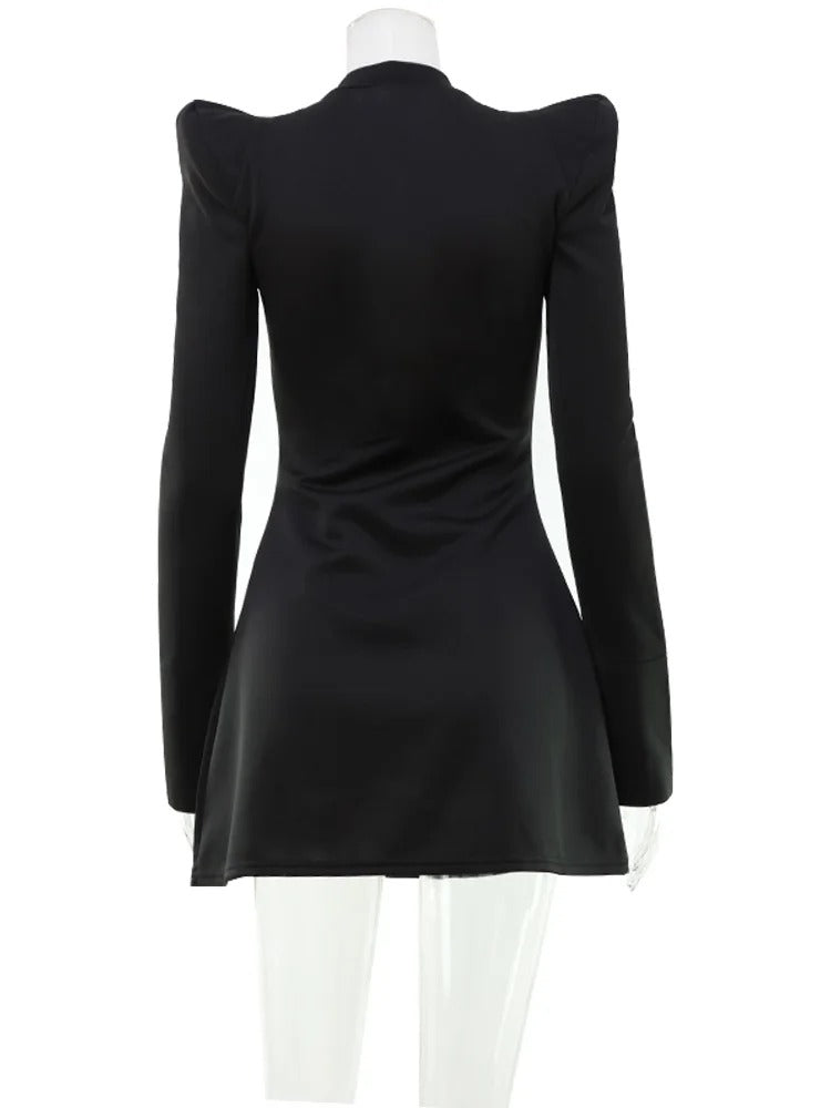 Abito Mini Nero Elegante Donna – Slim Fit con Maniche Lunghe Svasate e Dettaglio Cut-Out