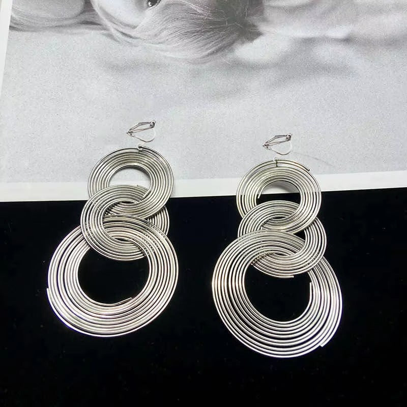 Orecchini Clip Lunghi a 3 Cerchi – Geometrici Oro Statement