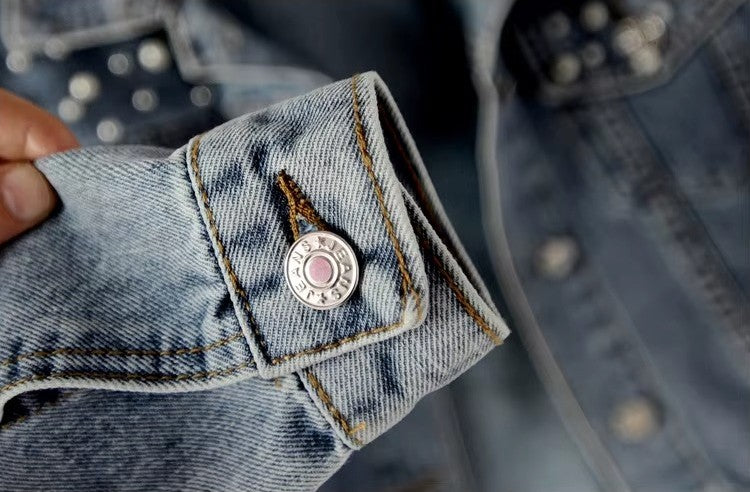 Giacca Denim con dettagli in Perle  –  Urban Elegance