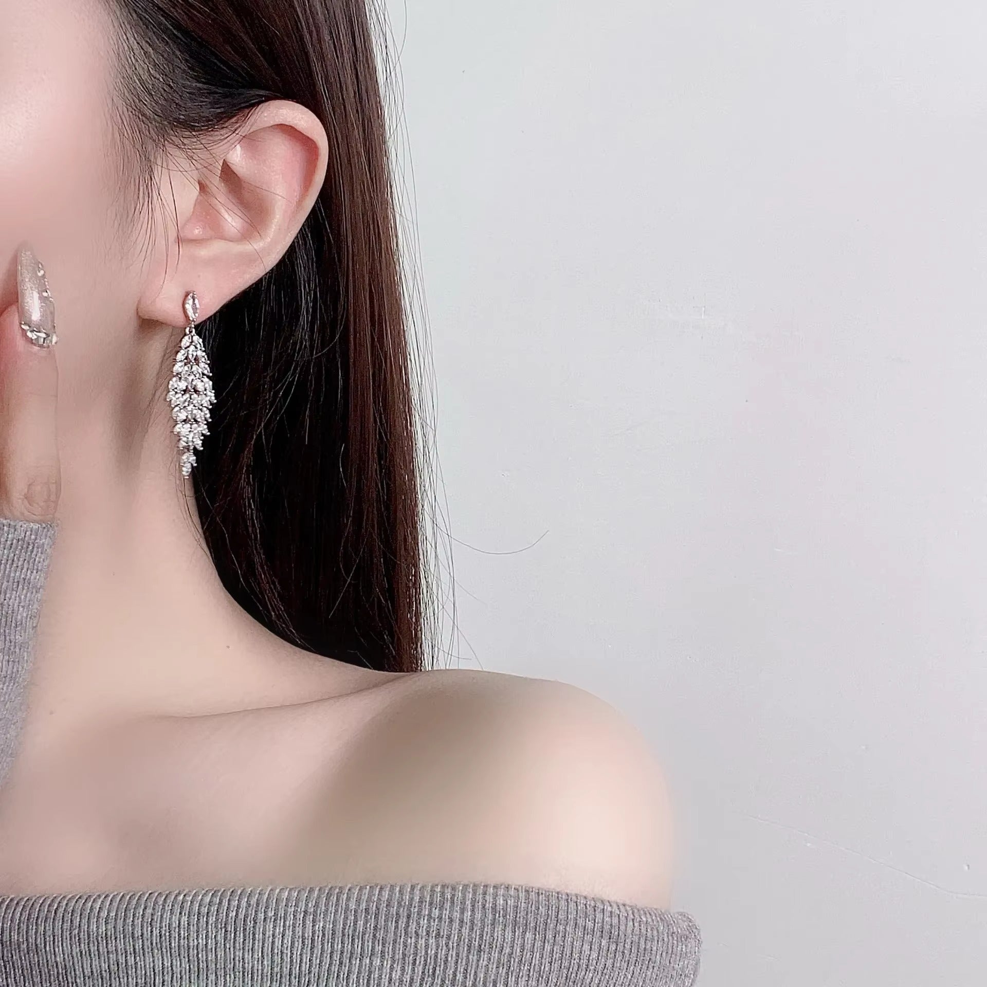 Orecchini Luxury in Argento 925 con Zirconia – Eleganza Scultorea da Sera