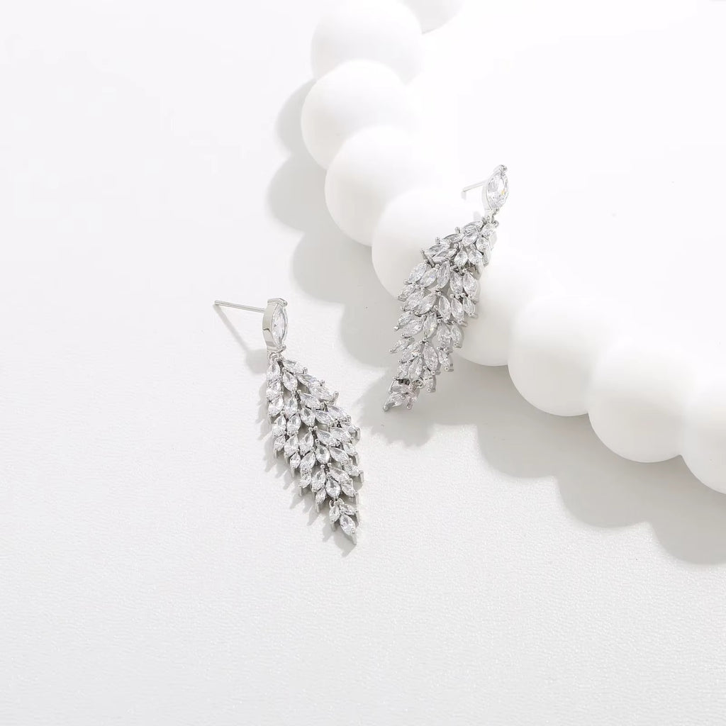 Orecchini Luxury in Argento 925 con Zirconia – Eleganza Scultorea da Sera