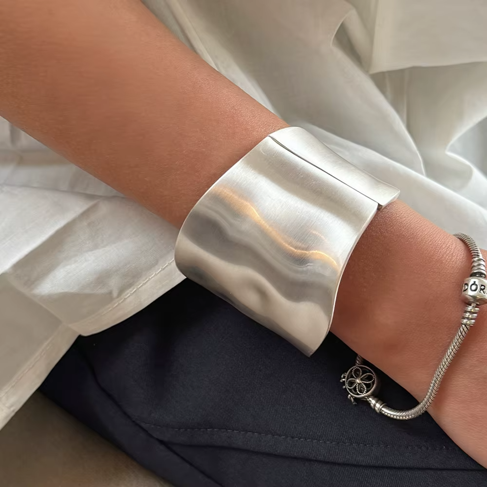 Bracciale Punk Hip Hop Asimmetrico – Statement Cuff in Lega