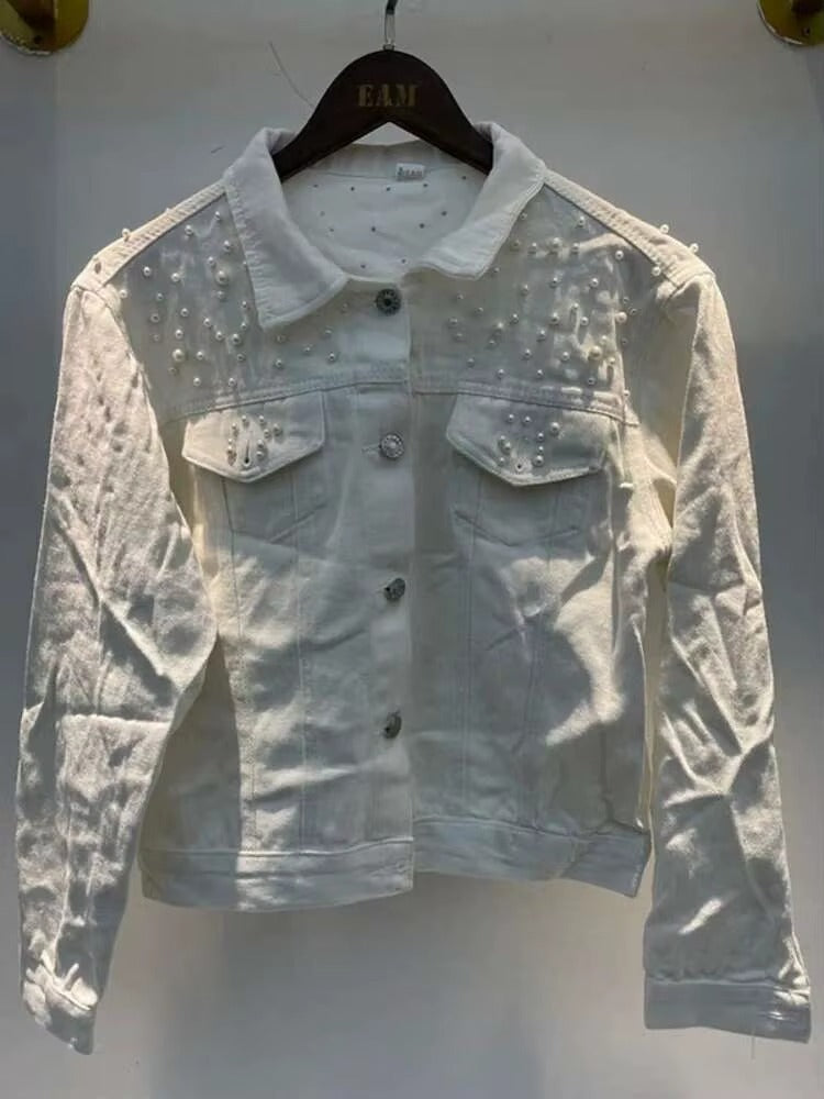 Giacca Denim con dettagli in Perle  –  Urban Elegance