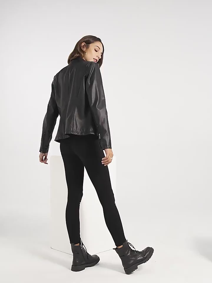 Giacca in Ecopelle Slim Fit – Stile Iconico, Comfort Moderno