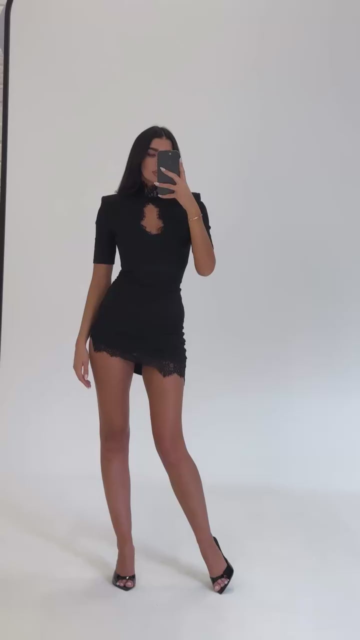 Abito Mini Nero con Pizzo e Collo Alto – Vestito Elegante Donna Aderente da Sera